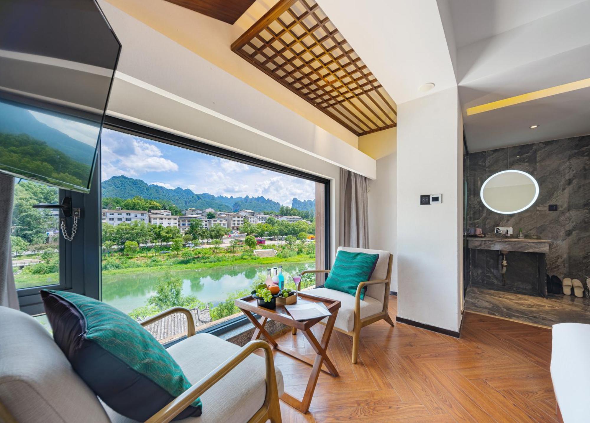 張家界武陵源北岸輕奢客棧 森林公園店 Hotel Zhangjiajie Exterior photo