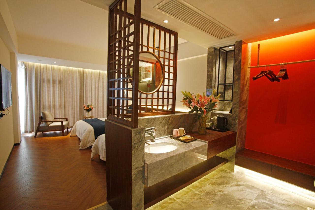 張家界武陵源北岸輕奢客棧 森林公園店 Hotel Zhangjiajie Exterior photo