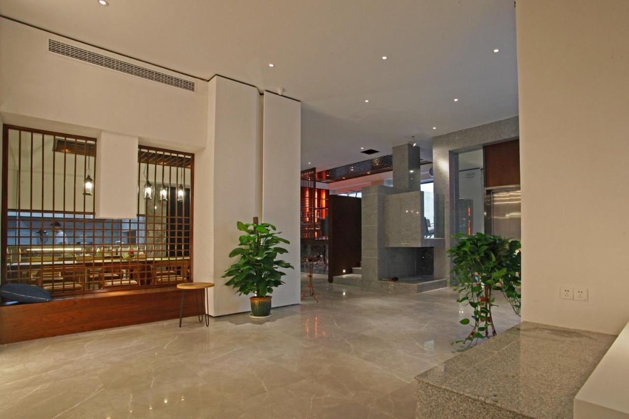 張家界武陵源北岸輕奢客棧 森林公園店 Hotel Zhangjiajie Exterior photo
